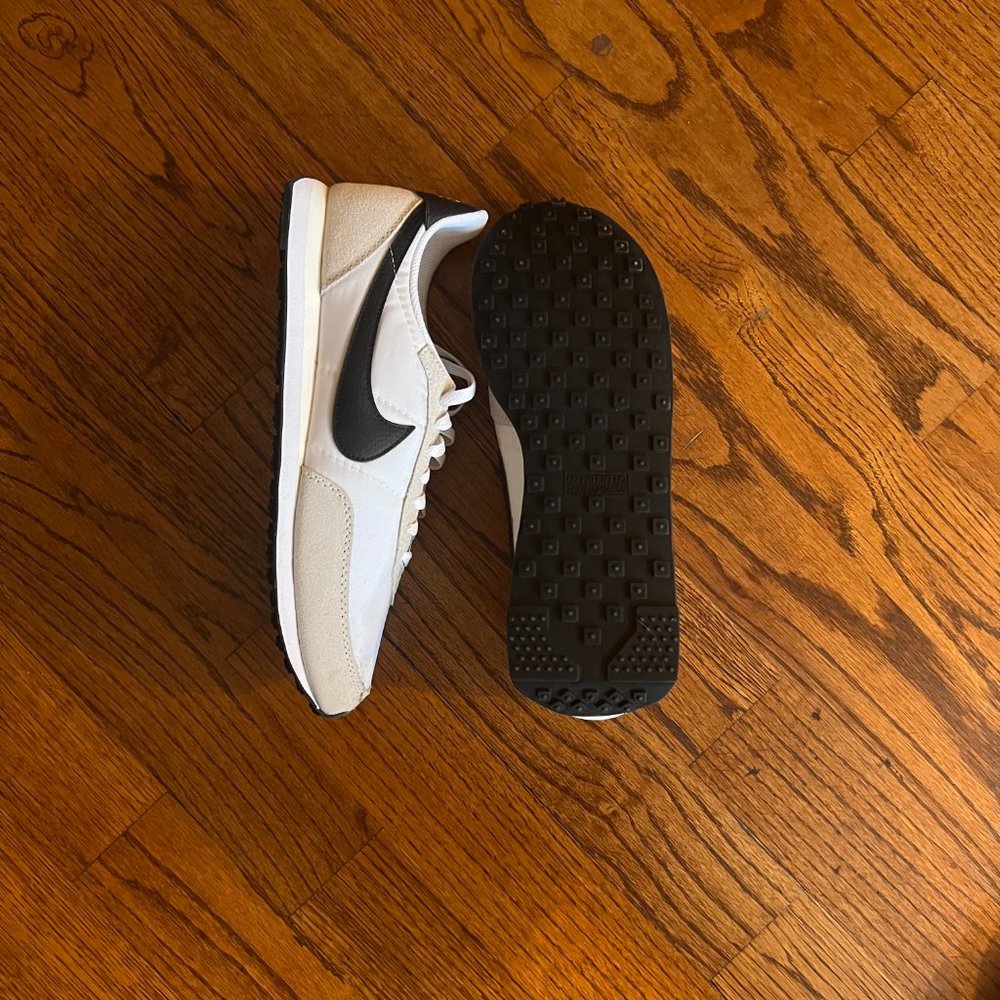 Nike Waffle Trainer 2 (Size 12)  |  NEVER WORN